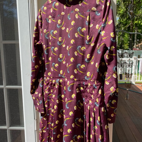 Banana Republic Pleated dress size 10 - Picture 7 of 9